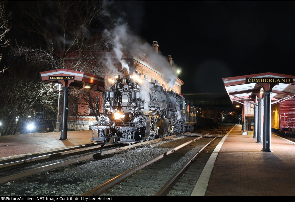 Night shot of 1309 at the Cumberland Station